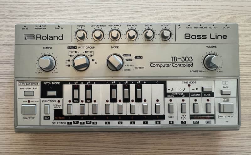 Roland TB-303 Bassline Synthesizer