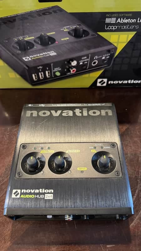 Novation Audiohub 2x4 Interface 2010s - Black