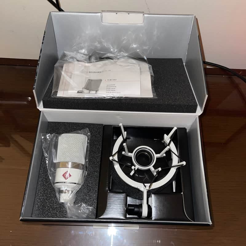 Neumann TLM 102 Studio Set - White, Limited Edition 2023