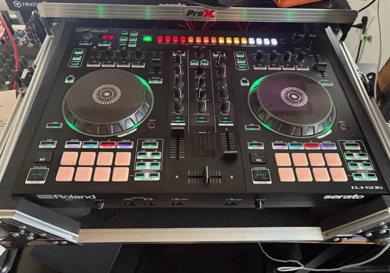 Roland DJ-505 DJ Controller 2010s - Black