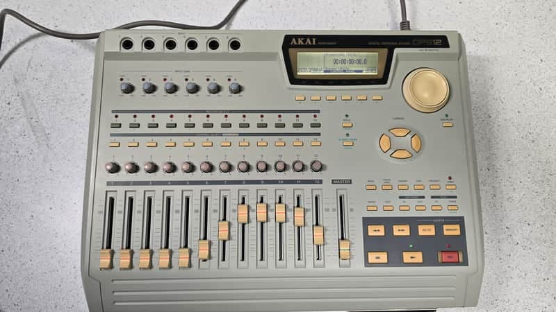 Akai DPS12 Digital Personal Studio