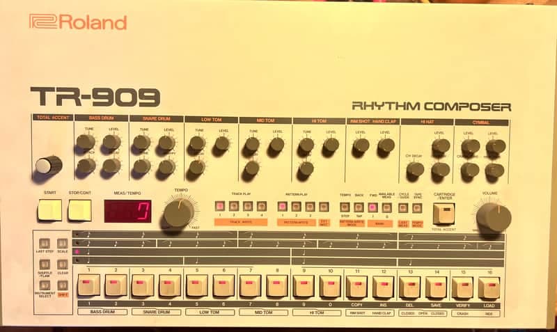 Roland TR-909 Rhythm Composer 1983 - 1985 - White