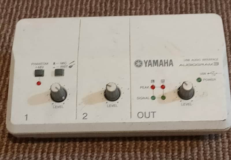 Yamaha Interface 2010 White