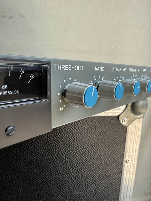 Stam Audio SA-4000 MK2 Rackmount VCA Bus Compressor
