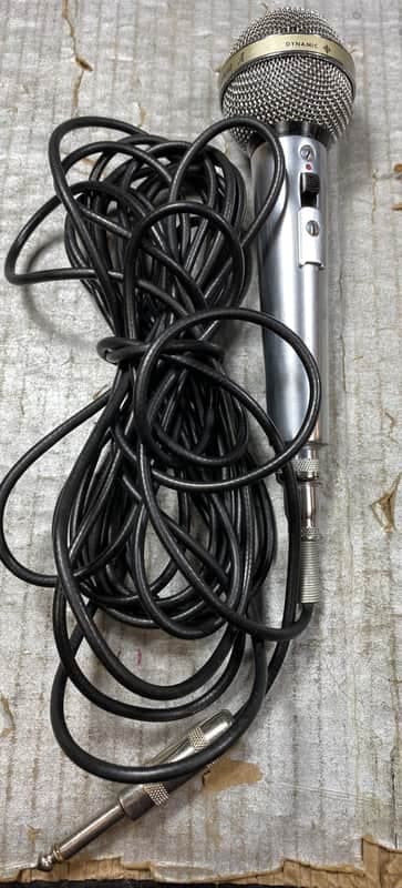 Shure 585SA - Comes With Cable