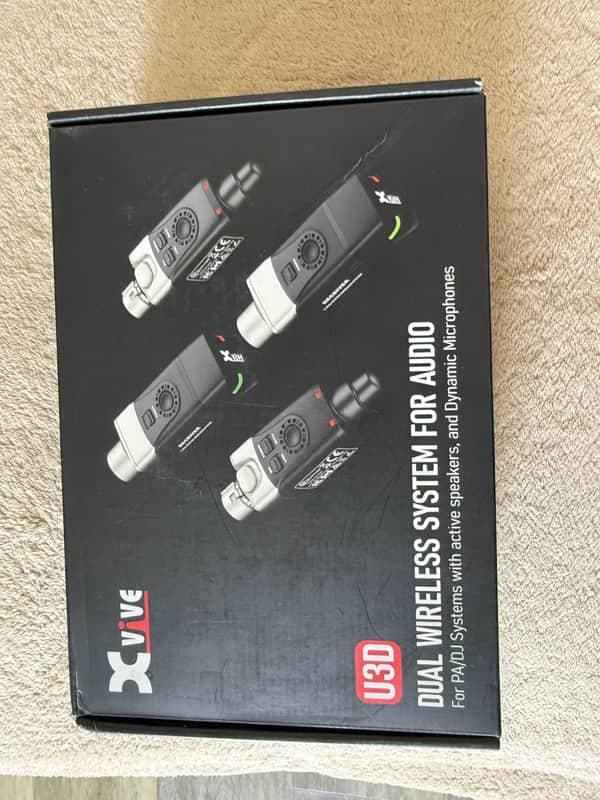 Mint Xvive Audio U3D Dual Wireless System for Audio w/ Cloth
