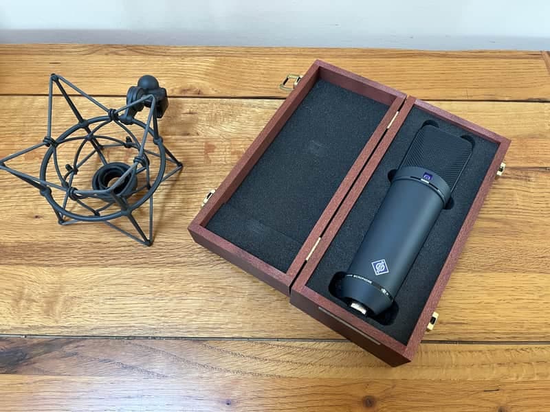 Neumann U 87 ai Studio Set w/ Neumann Shockmount - Pristine Condition