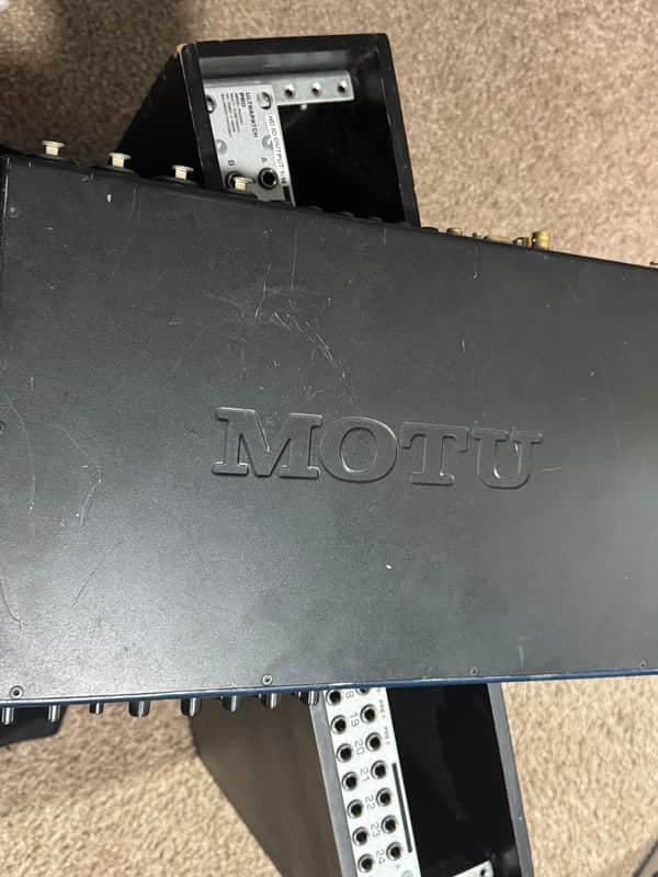 MOTU Traveler Firewire Audio Interface 2000s - Black