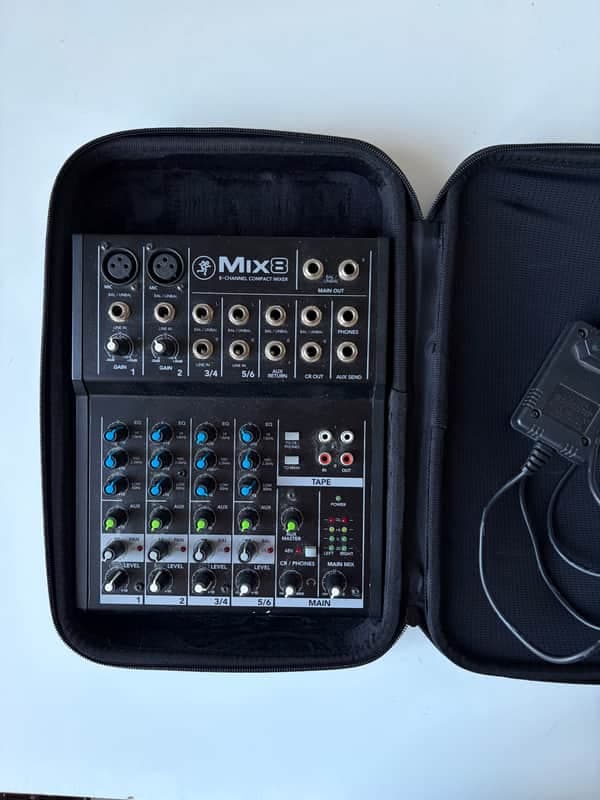 Mackie Mix8 8-Channel Compact Mixer