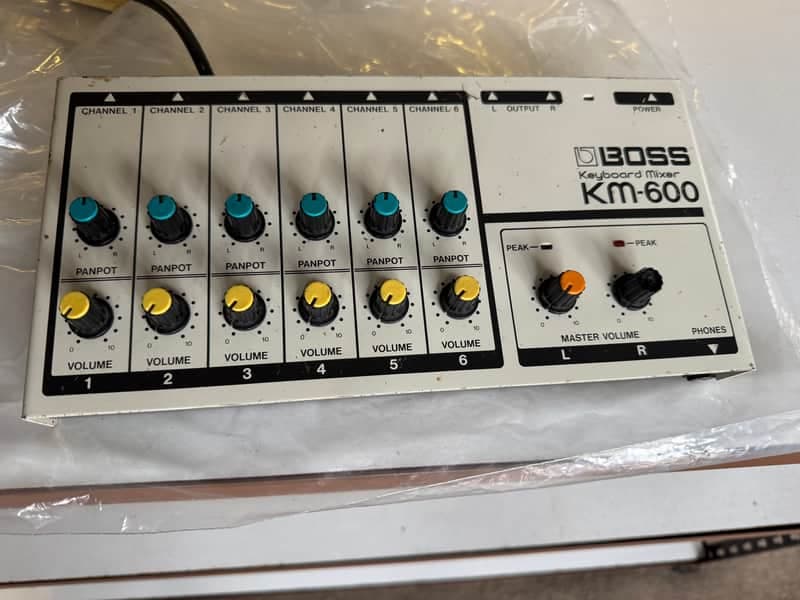 Boss KM-600 Keyboard Mixer 1980s - White