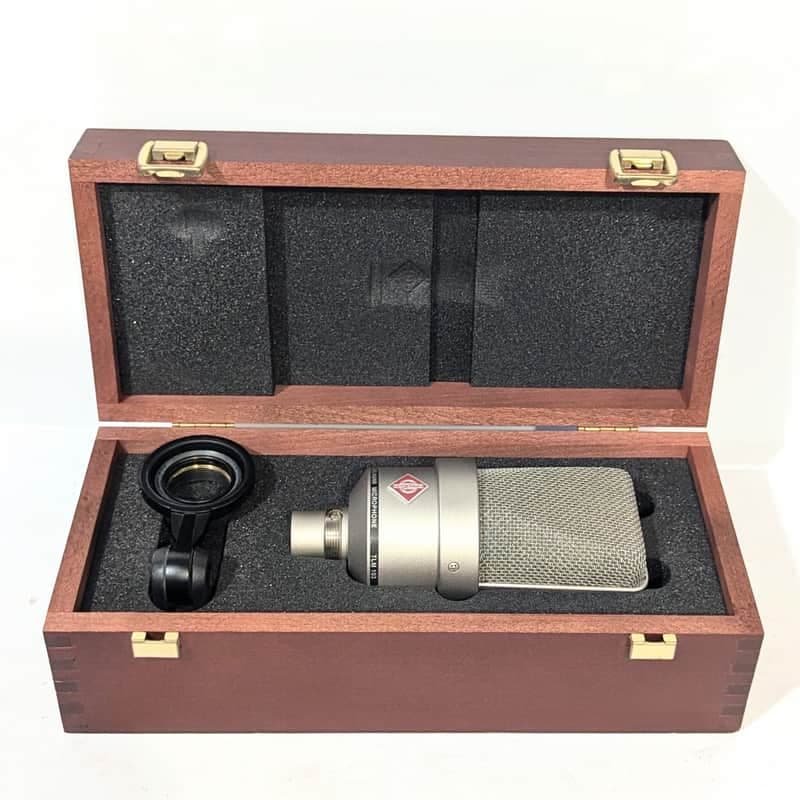 IMMACULATE TLM 103 W/ ORIGINAL CASE, SG2 Mount, New Pop Filter