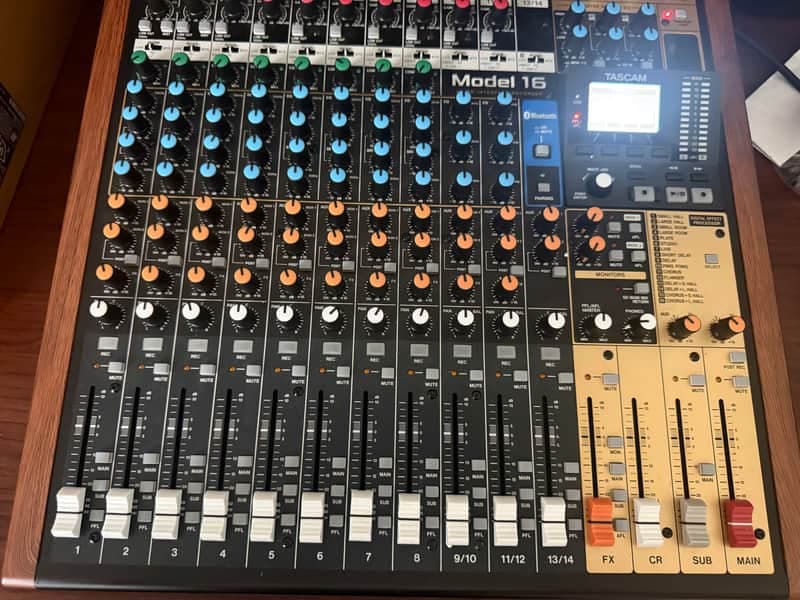 TASCAM Model 16 Multitrack Recorder / Mixer / Audio Interface 2019 - Present - Black with Wood Cheeks