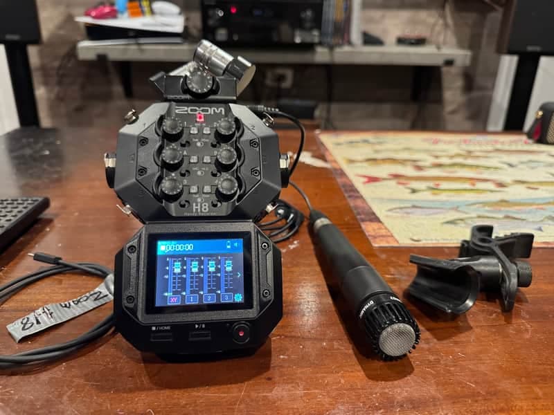 Zoom H8 12-Track Portable Audio Recorder 2020 - Present - Black