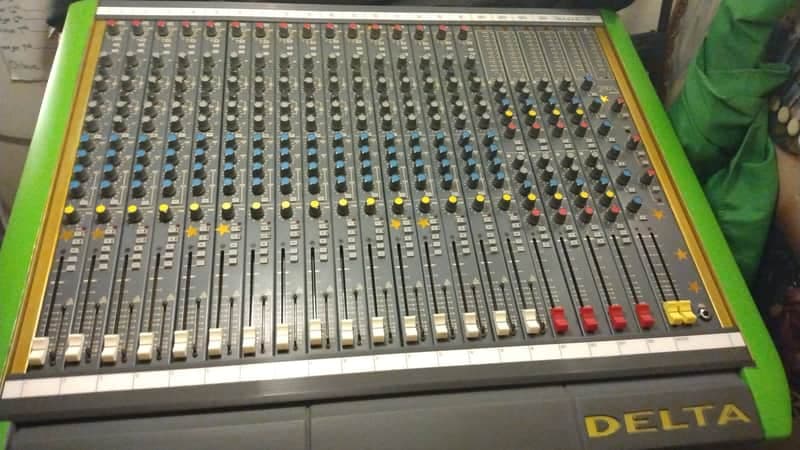 Soundcraft Delta 200 16-channel early 1990's verifiable Jim Williams mods