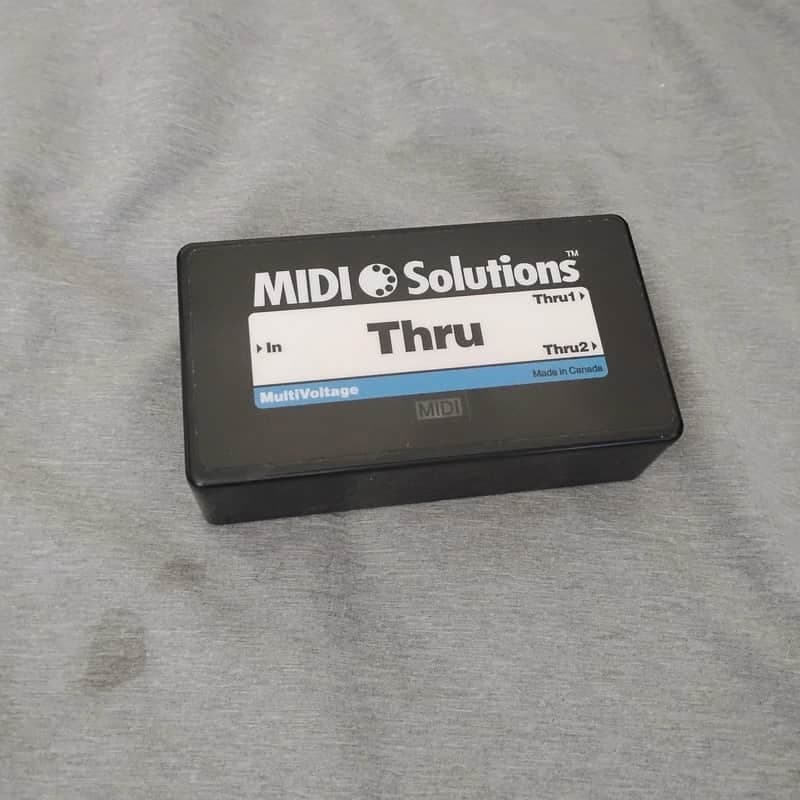 MIDI Solutions MIDI Solutions MultiVoltage Thru 1-in 2-out MIDI Through Box 2000’s - Black