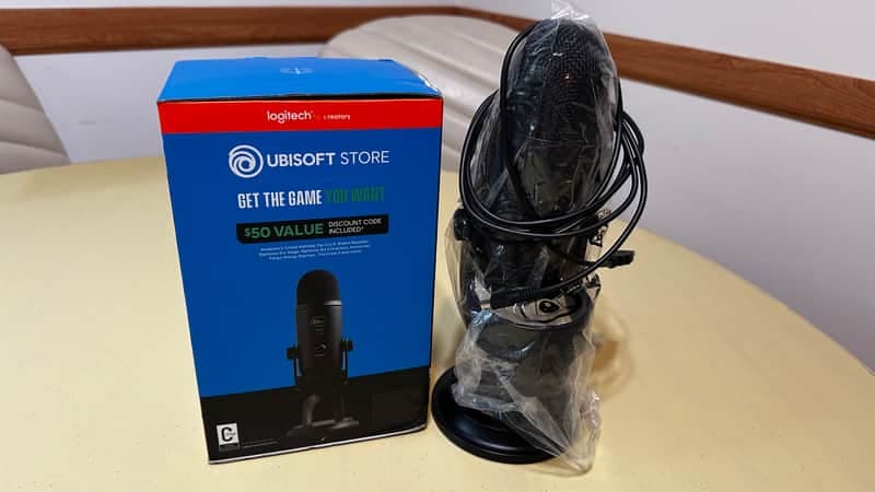 Logitech Blue Yeti Professional Multi-Pattern USB Condenser Microphone