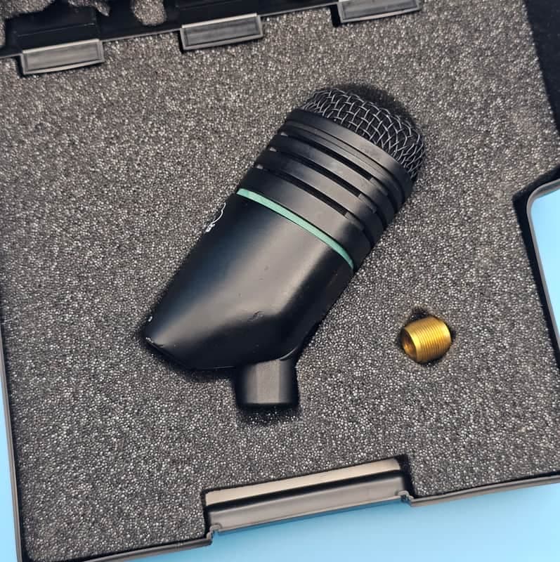 ☆Vintage 1990s AKG D3400 Dynamic Microphone w/ Case #2