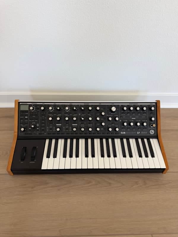 Moog Subsequent 37 Analog Synth