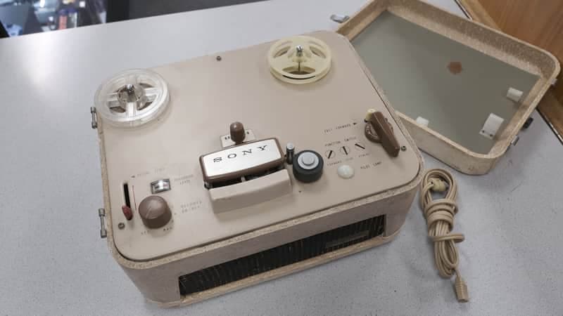 SONY TAPECORDER 101 1960'S - BEIGE TURNS ON MOTORS WORK AS IS