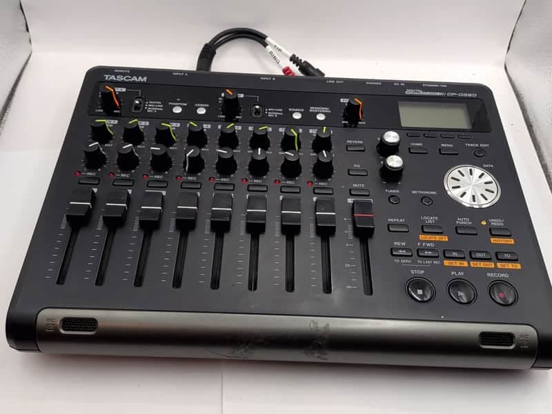 TASCAM DP-03SD 8-track Digital Portastudio 2017 - Present - Black
