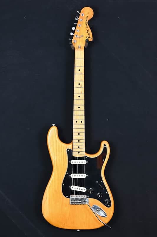 Fender Stratocaster from 1976 in Natural with Hardcase
