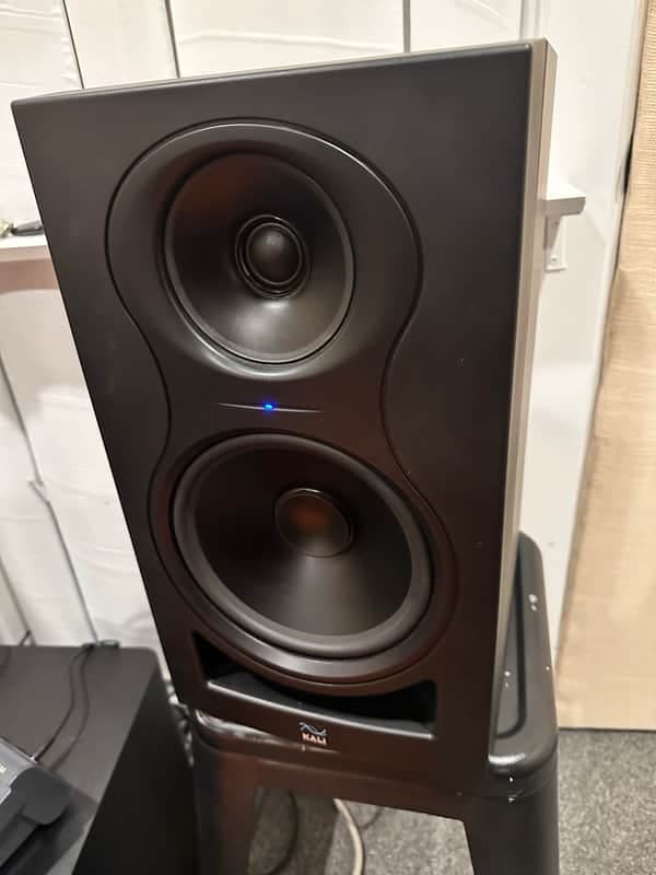 Kali Audio IN-8 V2 8" Active Studio Monitor - Single 2022 - Present - White