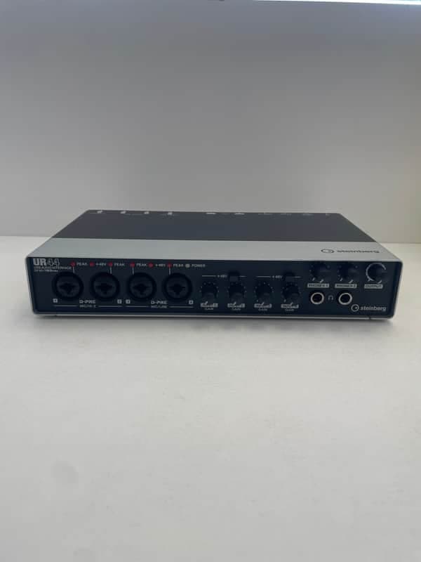 Steinberg UR44 6x4 USB 2.0 Audio Interface with MIDI I/O 2010s - Silver/Black