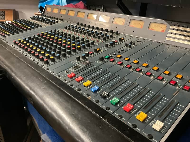 MIDAS PRO 04M ULTRA VINTAGE CONSOLLE MONITOR