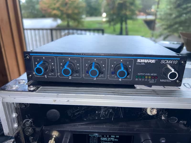 Shure SCM410 4-Channel Rack-Mountable Automatic Mic Mixer 2010s - Black