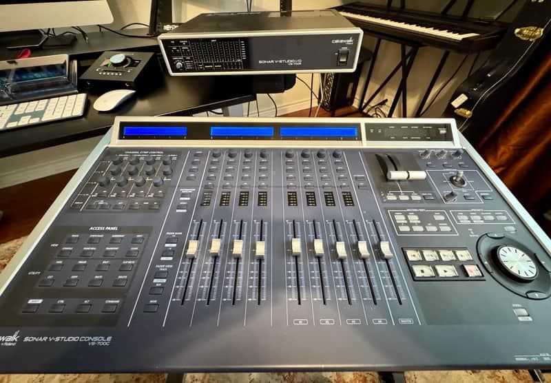 Roland V-Studio 700 Digital Audio Workstation Console