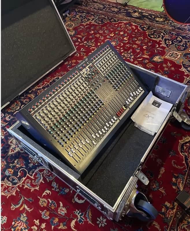 Soundcraft LX7ii 24-Channel Mixer 2010s - Blue