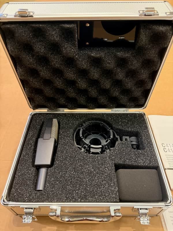 AKG C414 XLS Large Diaphragm Multipattern Condenser Microphone 2010s Mint Cond - Black