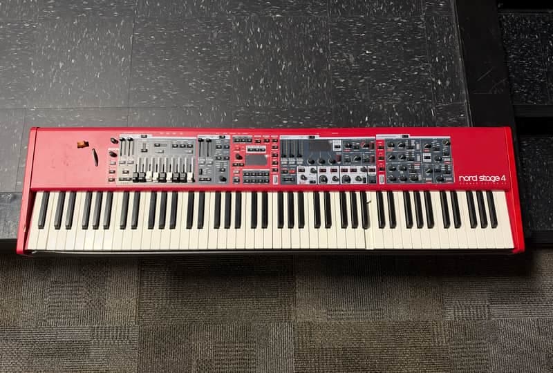 Nord Stage 4 – Fully Functional w/ Cosmetic/Keybed Damage – Read Description