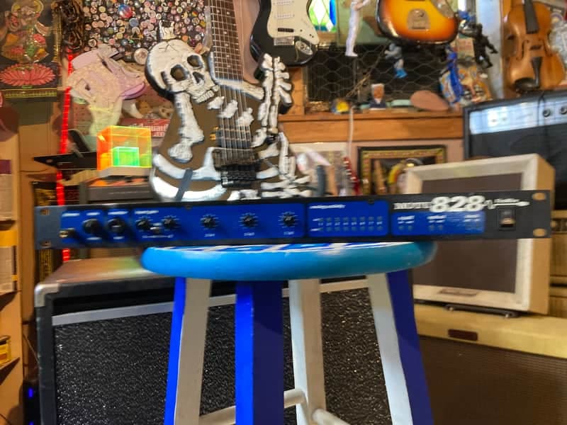 MOTU 828 FireWire Interface - Blue and Black