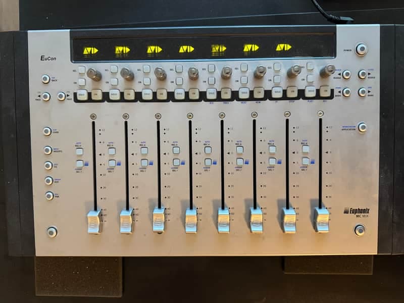 Euphonix MC Mix (Artist Mix) 8-Fader DAW Control Surface - Silver