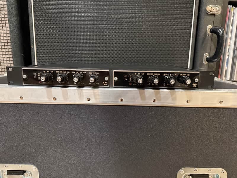 ADM 4 band stepped inductor 1540 EQ Pair Racked by VPA 1540 (1 of 2)