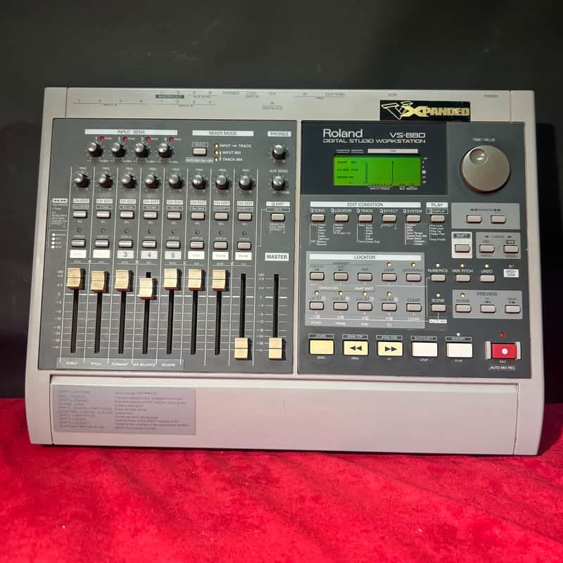 Roland VS-880 Digital Studio Workstation 1996 - 1998 - Gray