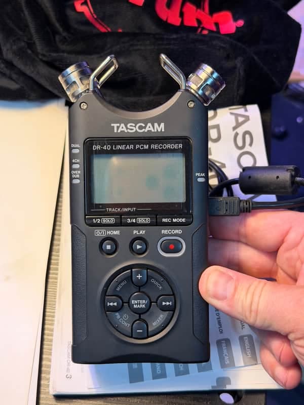 TASCAM DR40 Linear PCM Recorder