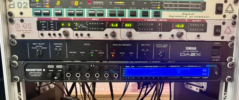 MOTU Monitor 8 2016