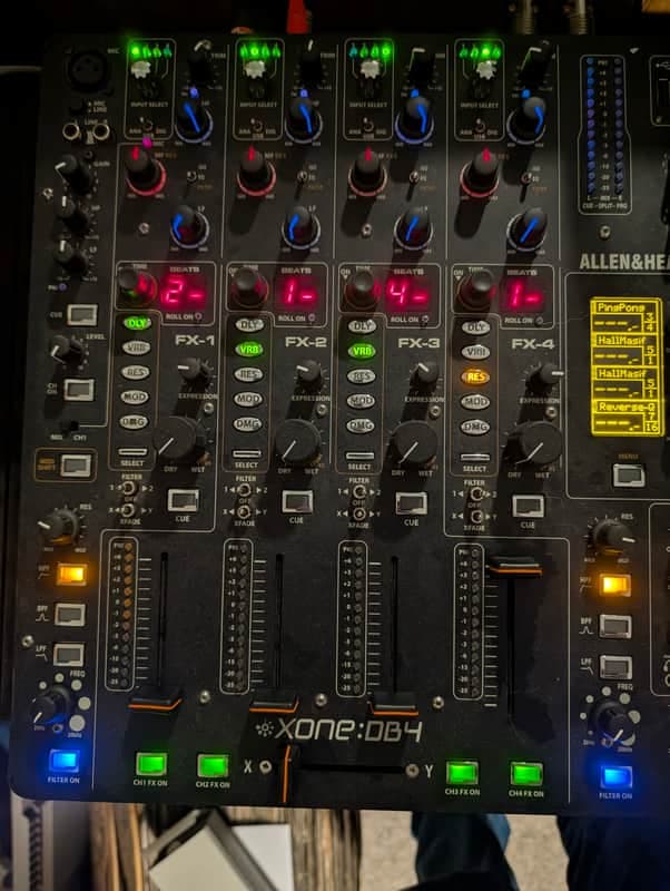 Allen & Heath XONE:DB4 4-Channel Digital DJ Mixer with Effects 2010s - Black