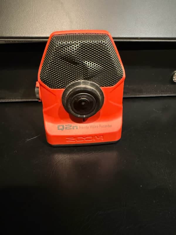 Zoom Q2N Camera/Audio Recorder with Wide Angle Lens - RED