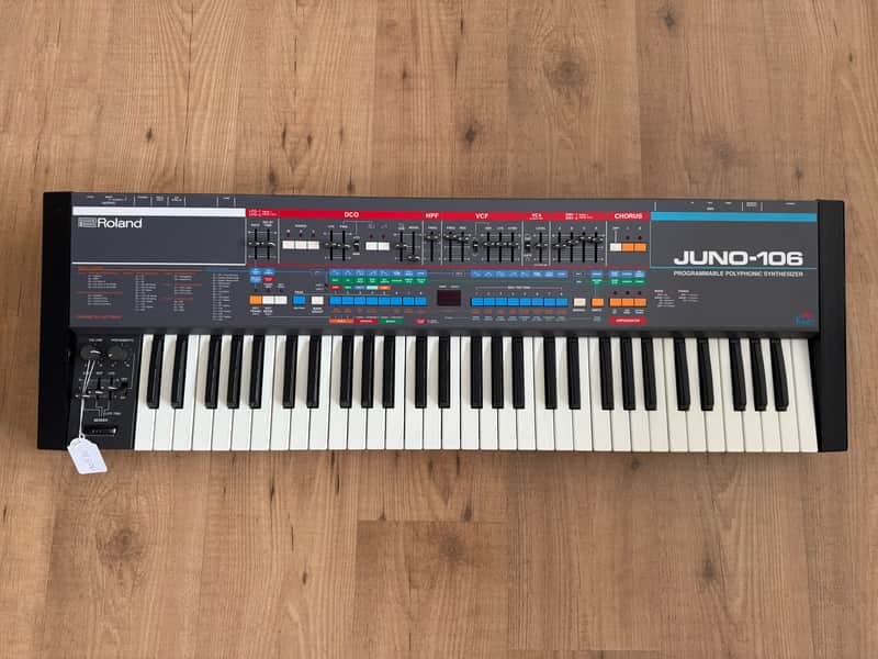 Roland Juno-106 61-Key Programmable Polyphonic Synthesizer incl KIWI Modifcation (Serviced / Warranty)