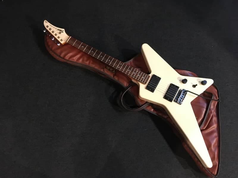 No.044524 TOKAI Electric Guitar WHT/R JAPAN VINTAGE Very good coondition