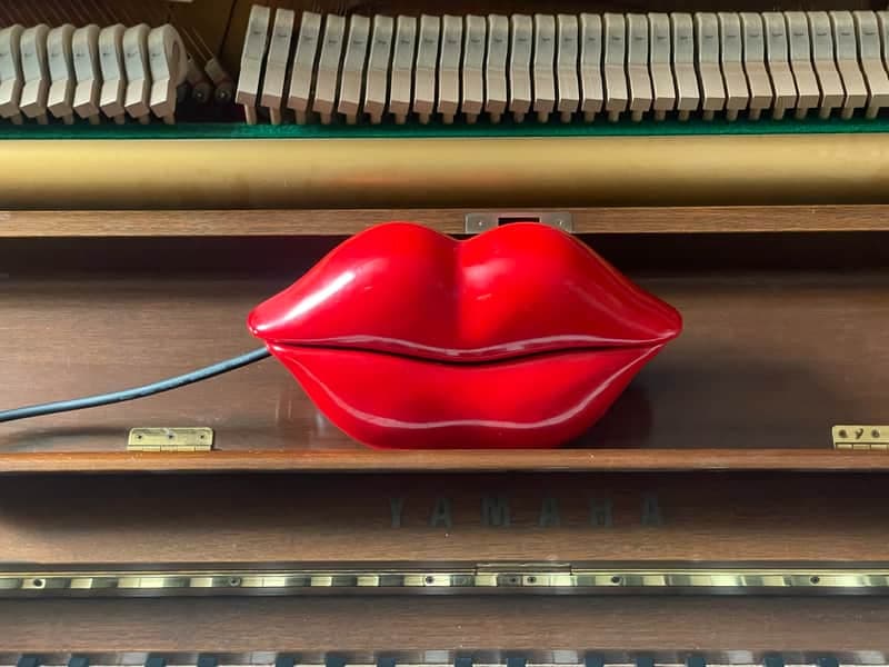 👄Vintage phone/mic - RED LIPS☎️
