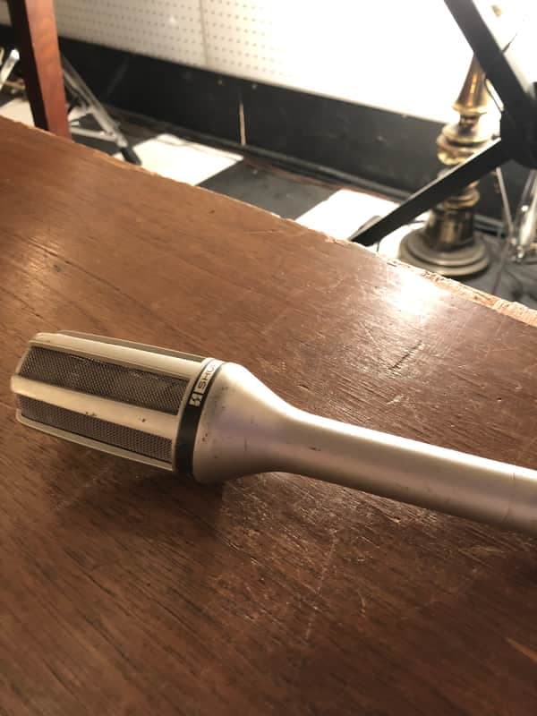 Shure SM59