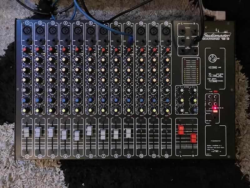 rare Studiomaster Diamond 12-2 - Brittish made Analog Mixer, 1980s, Warm, Saturation