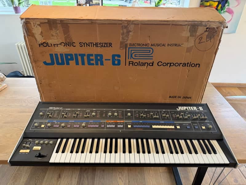Roland Jupiter 6 w Europa Mod