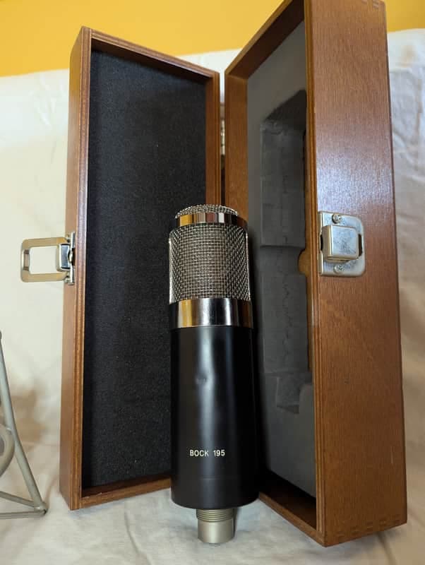 Bock Audio 195 FET Condenser Microphone w/ Shockmount & Wood Case