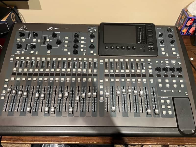 Behringer X32 Mixing Console with X-USB Card and Rolling Road Case