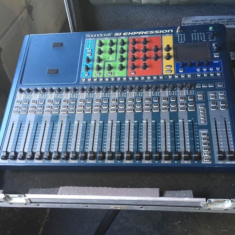 Soundcraft Si Expression 2 with case